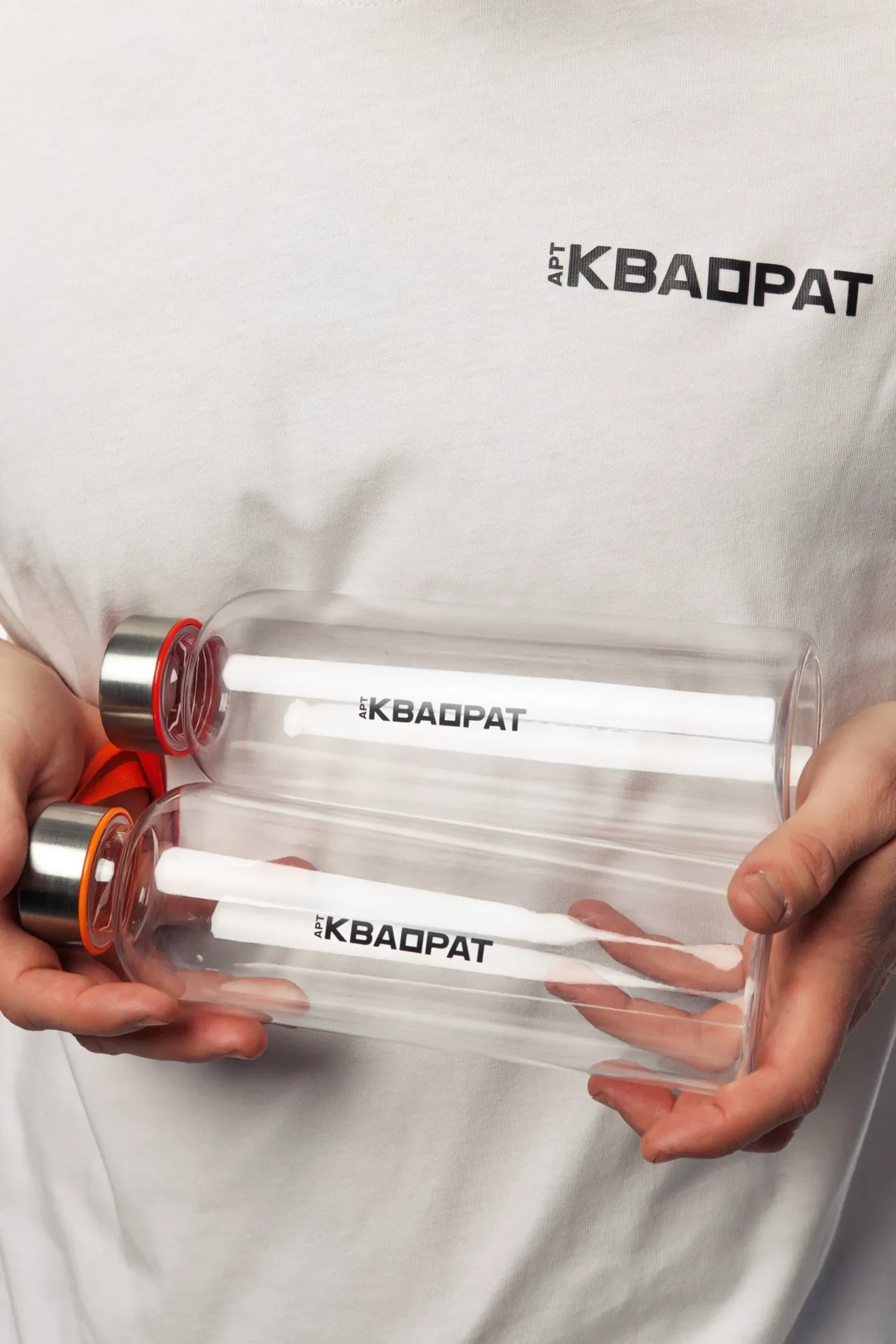 Фото фирменных бутылок Арт-Квадрат