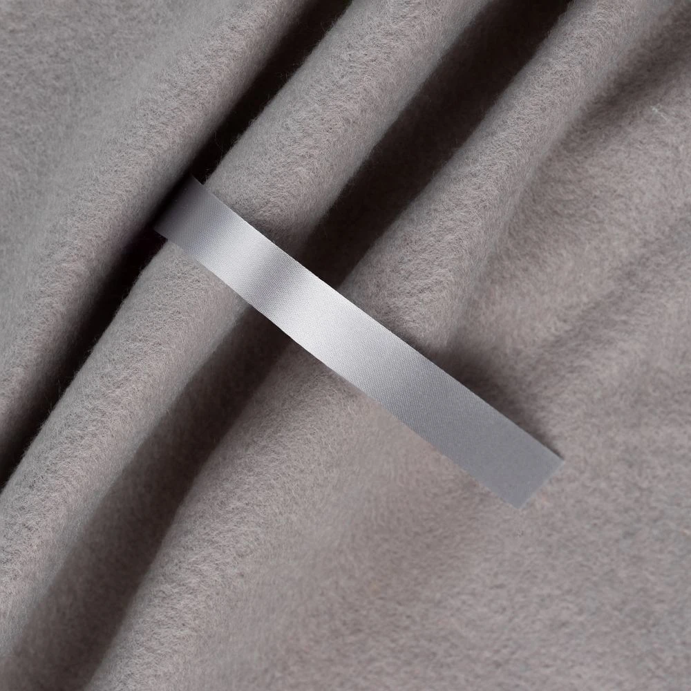 серая, 40 см